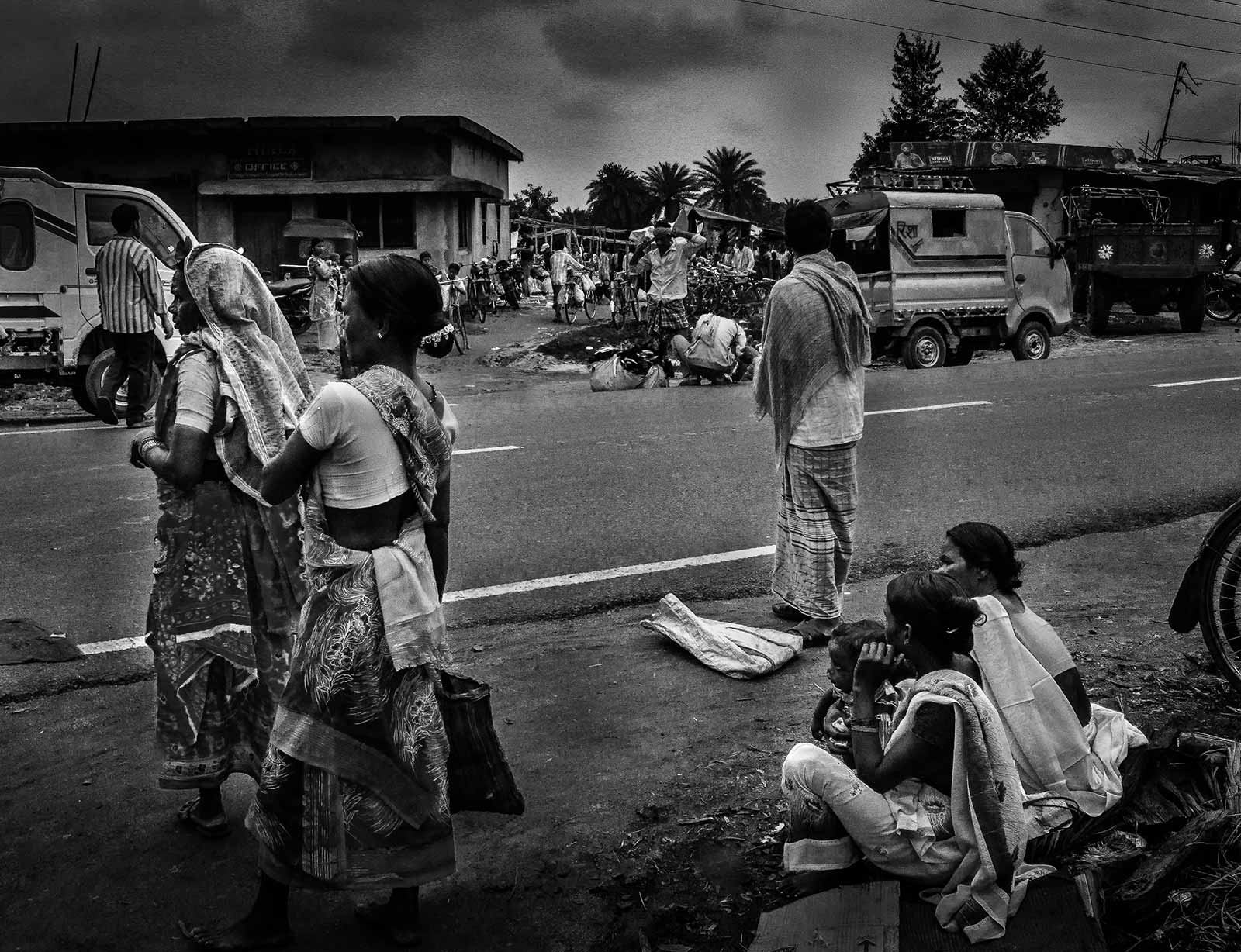 Women by a roadside in Kothiya Hatia, Godda, Jharkhand